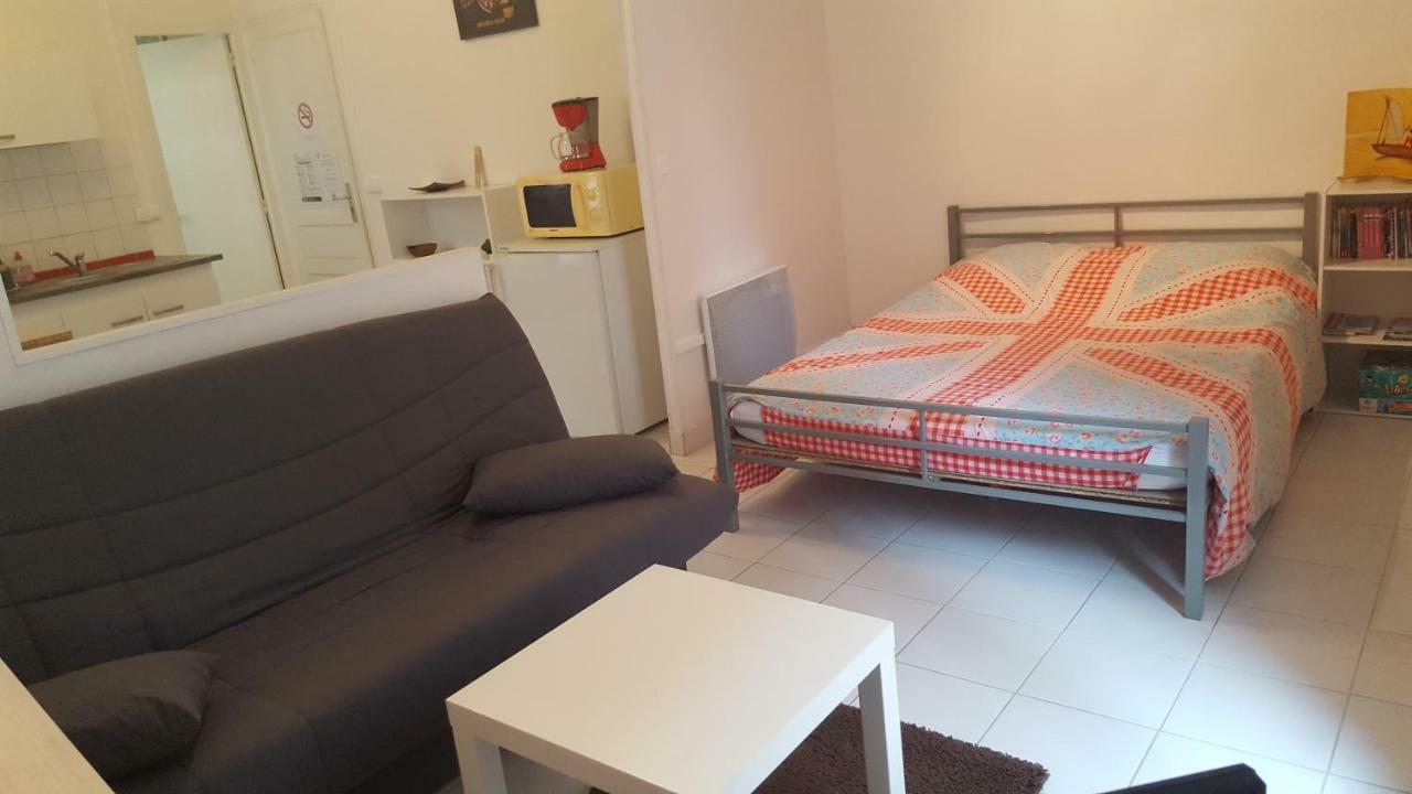 Les Lauriers Apartment Agde Bagian luar foto